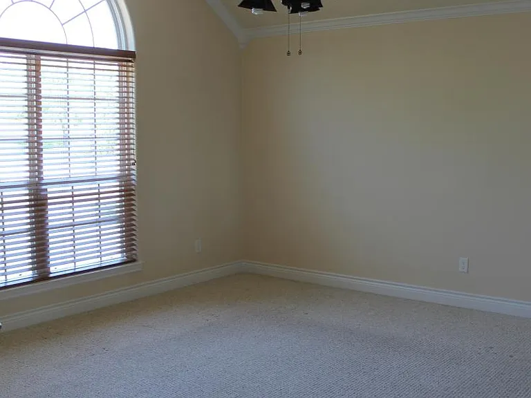 336 Skyline Dr — Photo 5