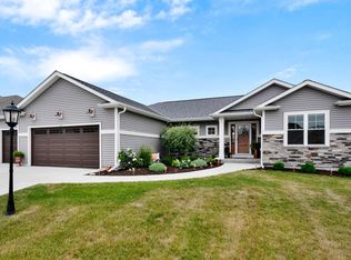265 Thomas Trl, Oconomowoc, WI 53066