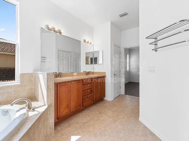10886 Cory Lake Dr — Photo 29