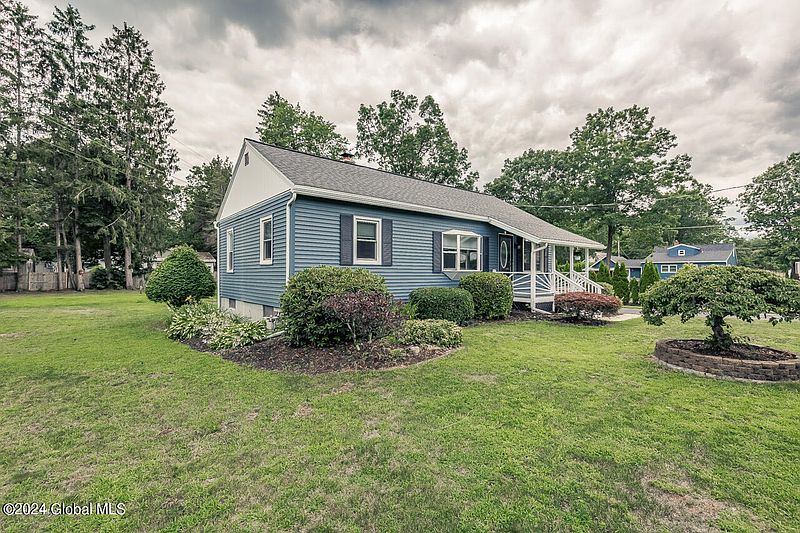 3rd image of 706 Arnold Street