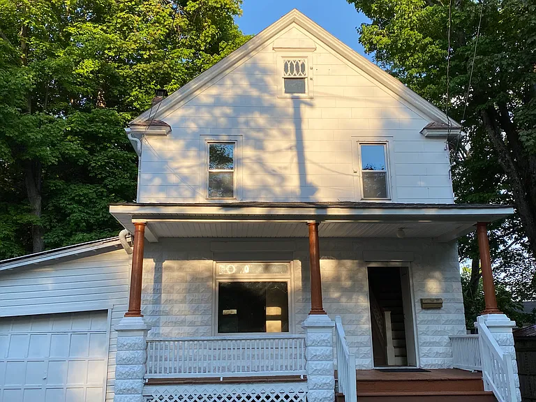 2 Green St — Photo 1