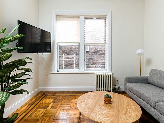 3rd image of 431 Wythe Ave #B4