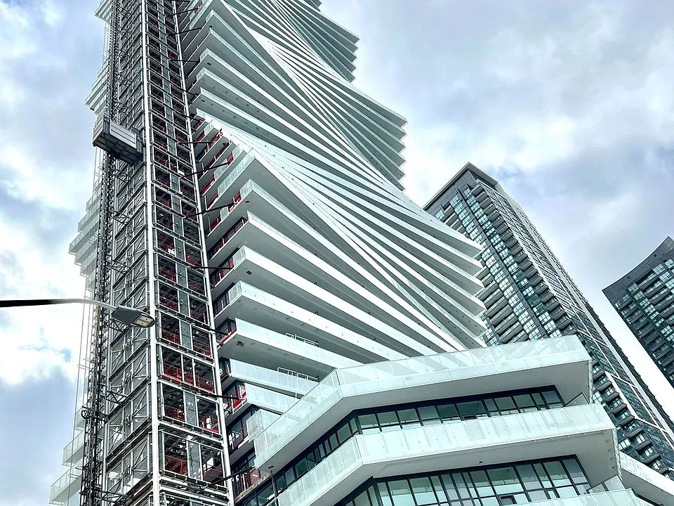 3900 Confederation Pkwy #1702