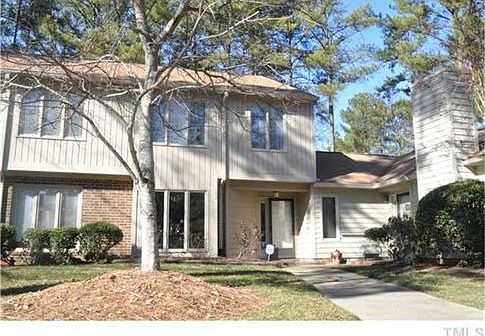1st image of 102 Mossbark Ln