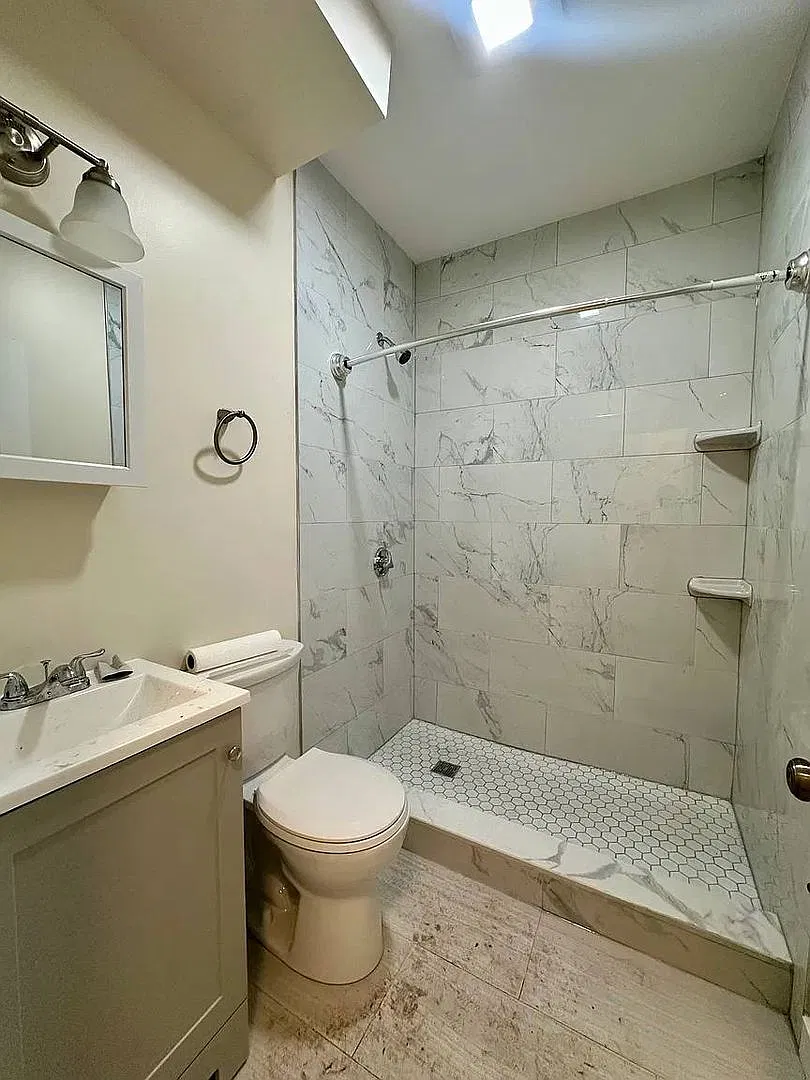 No Brokers Fee, Single-Family House, Central Heat/AC, Laundry, Porch, — Photo 3