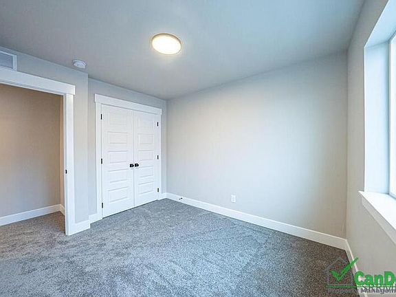 4th image of 3021 Sunburst Dr