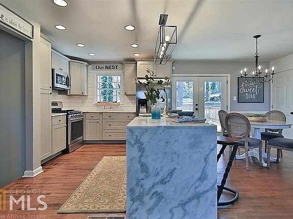 5th image of 3403 Creek Valley Dr SE