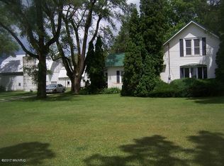 12304 W 22 Mile Rd, Trufant, MI 49347