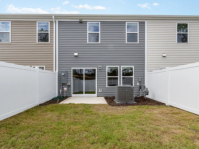 912 Rolling Fields Dr — Photo 9