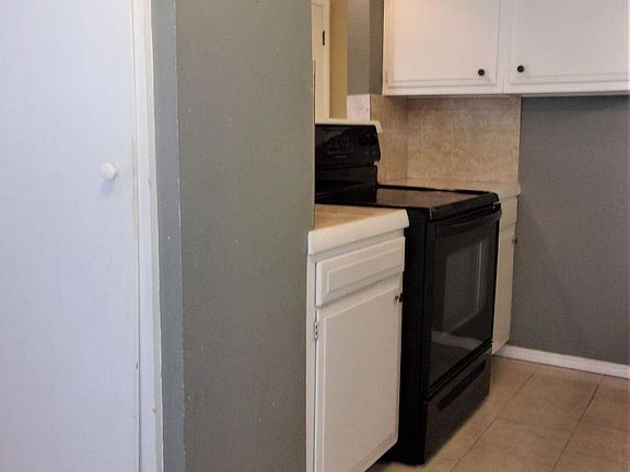 5th image of 700 NW 17th St #5077505