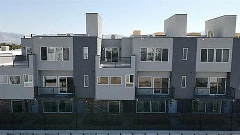 Central Heights Townhomes — Photo 2