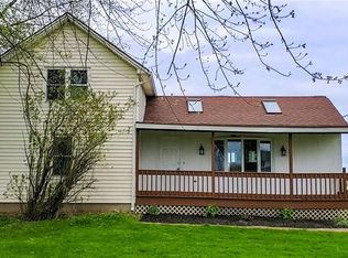 250 Jacobs Rd, Hamlin, NY 14464