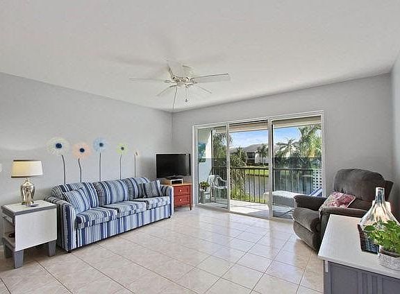 3rd image of 1106 Green Pine Blvd APT C2
