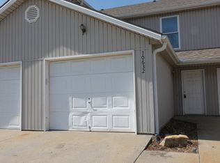 10632 N Locust Ct, Kansas City, MO 64155