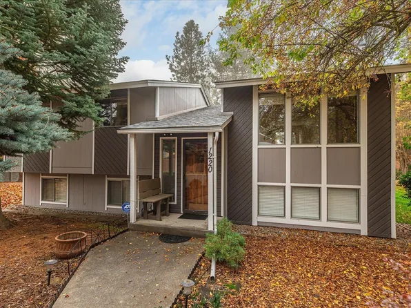 1220 E Eastview Dr, Spokane, WA 99208