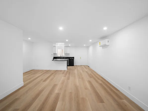 605 San Vicente #202