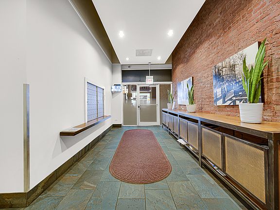 4th image of 1631 S Michigan Ave APT 202