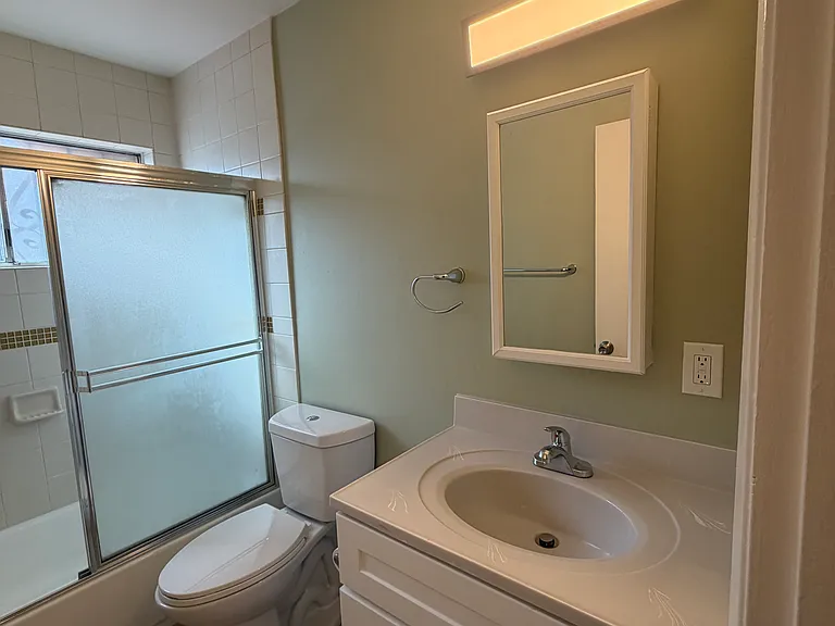 2124 90th Ave #5 — Photo 15