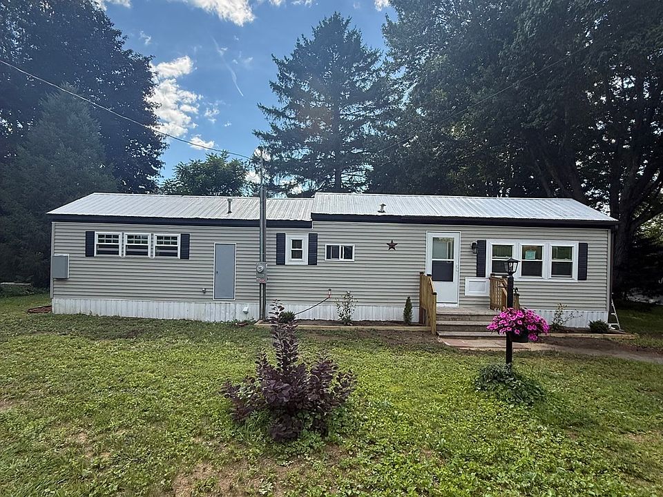1st image of 9 Willow Cir
