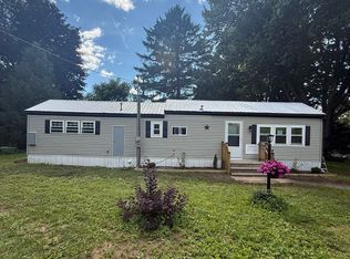 9 Willow Cir, Brimfield, MA 01010