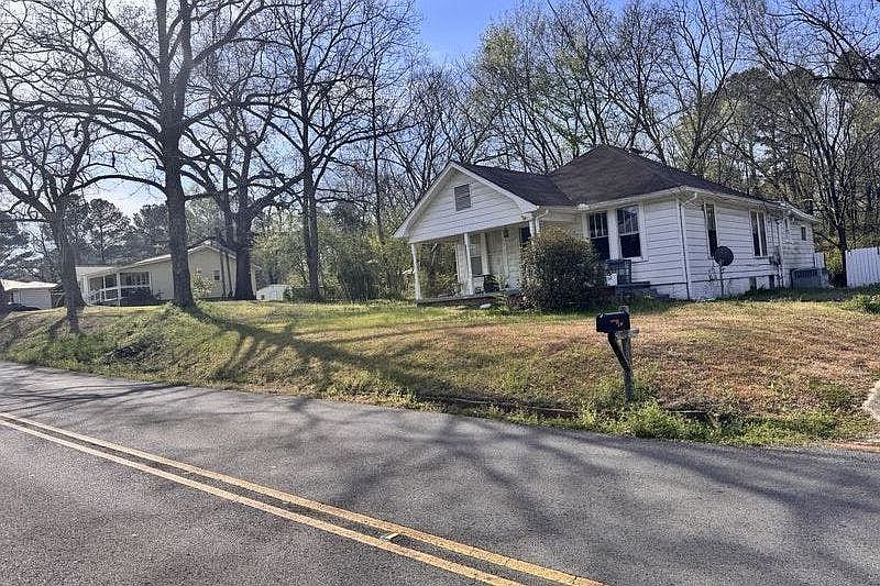 2nd image of 3433 Virginia Dr