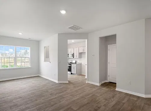 3 bed, 1416 sqft, $1,700 — Photo 2