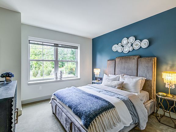 4th image of 92 Blauvelt Way Unit 302