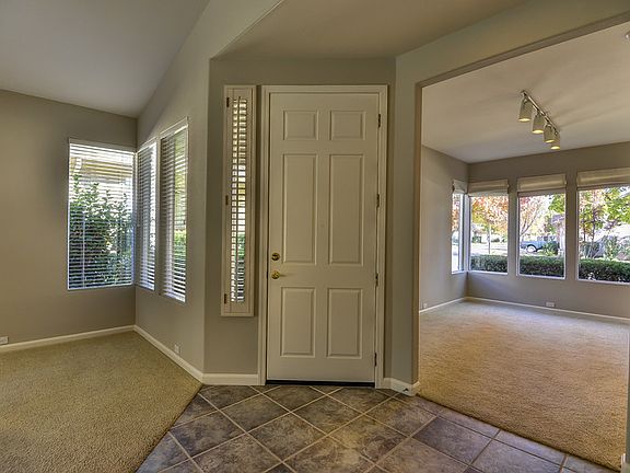3rd image of 1161 Blackberry Cir
