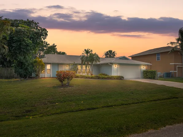 858 SE Cavern Avenue, Port St Lucie, FL 34983
