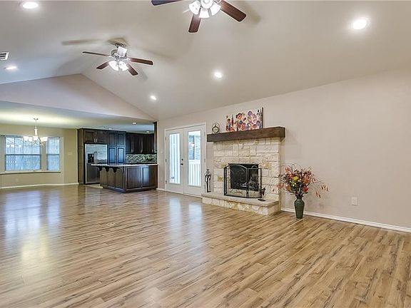 5th image of 103 San Medina Ln
