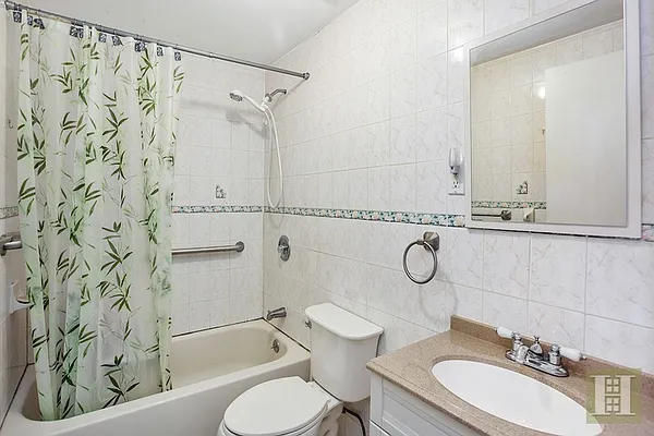 Rented by Halstead Real Estate | media 6