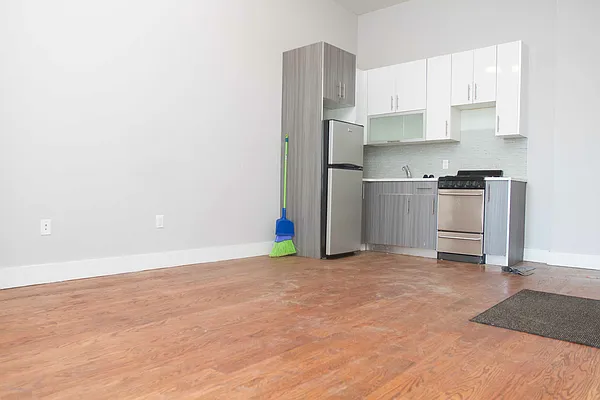 Rented by TheRealEstateCompany.com LLC | media 49