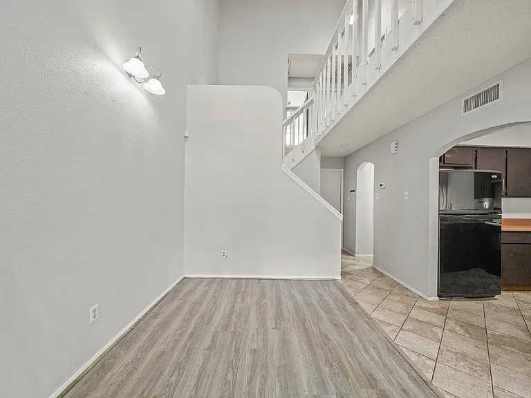 7119 Brendam Ln — Photo 12