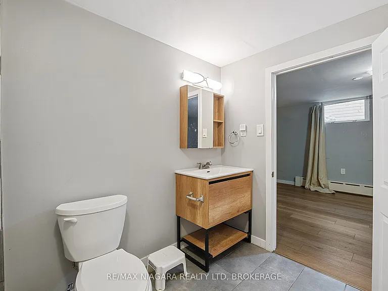 34 Saint George St #BASEMENT — Photo 15