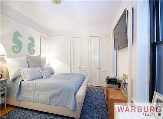 Sold by Warburg | media 4