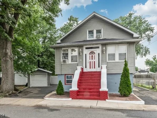 58 Grove St, Little Ferry Boro, NJ 07643