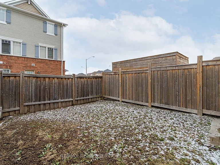 4 Colonel Frank Ching Cres — Photo 31