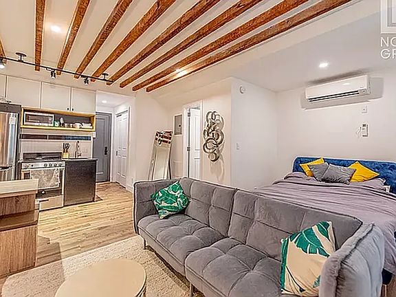 3rd image of 152 W 49th St APT 2D