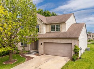 6529 Sussex Dr, Zionsville, IN 46077