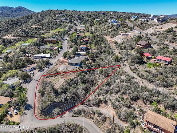 5th image of 705 E Robinson Dr