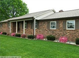300 Cliffwood Dr, Kernersville, NC 27284