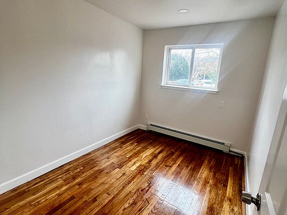 4th image of 1632 E 94th St Floor 1