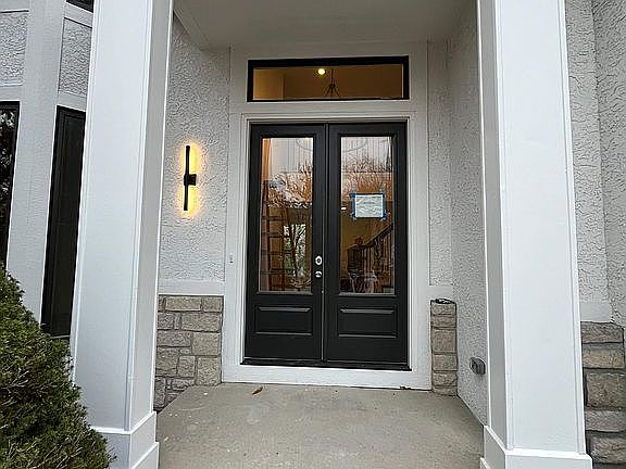 3rd image of 9304 W 148th Ter