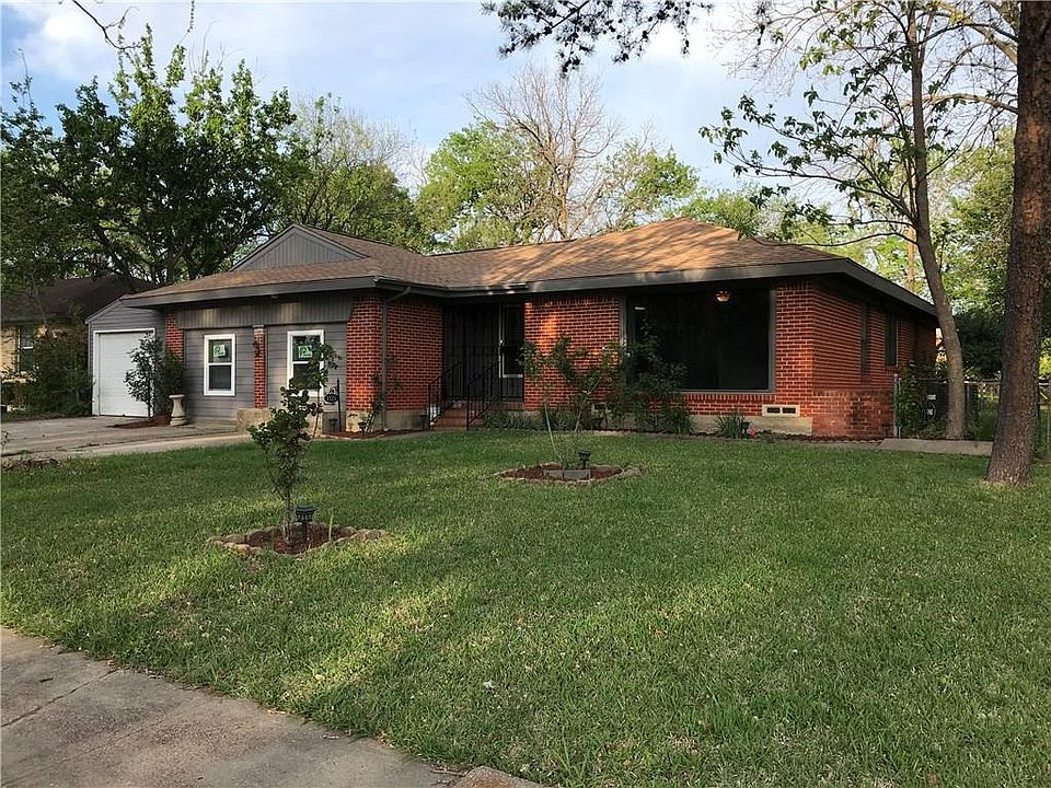 1st image of 1304 Lonsdale Ave