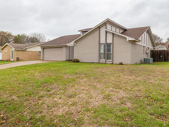 2nd image of 8521 Crestview Dr