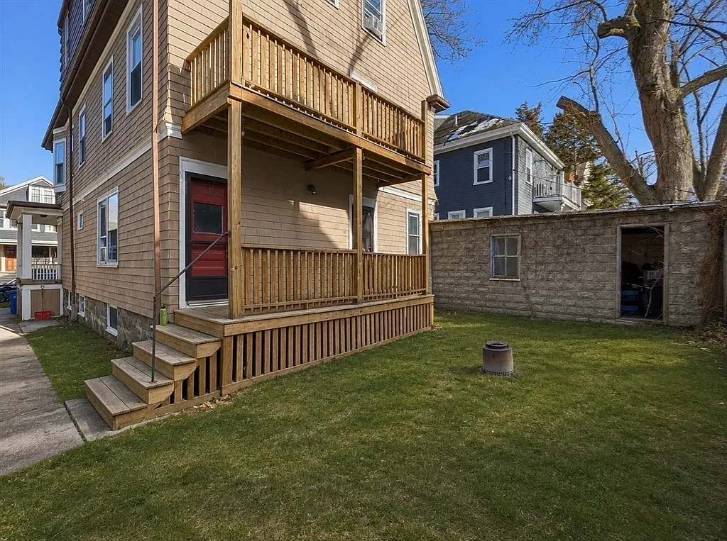 4 bed, 1.0 bath, 1200 sqft, $3,600 — Photo 2