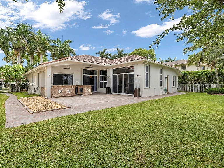 950 Marina Dr — Photo 40