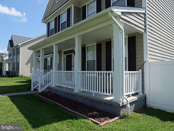 3rd image of 266 Rockwood Blvd