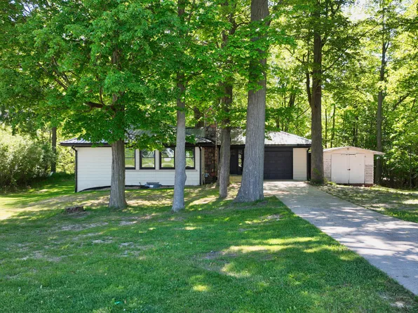 1351 Cedar Ct, Gladwin, MI 48624