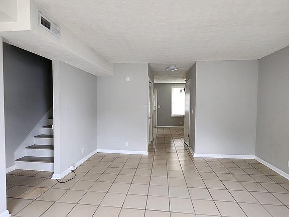 2nd image of 204 Evanmeade Dr